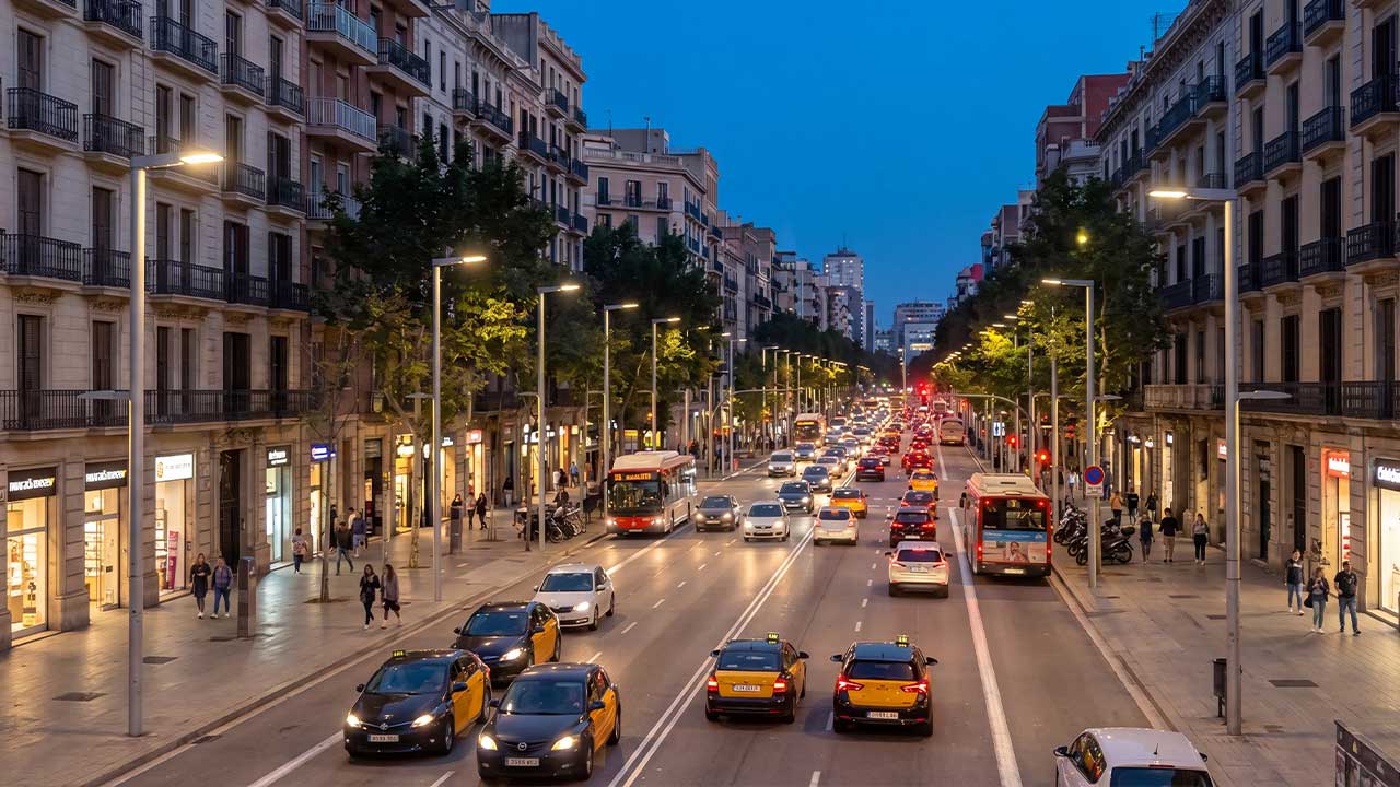 FAQs: ¿Qué prestaciones incorpora la nueva luminaria MILAN EVO?