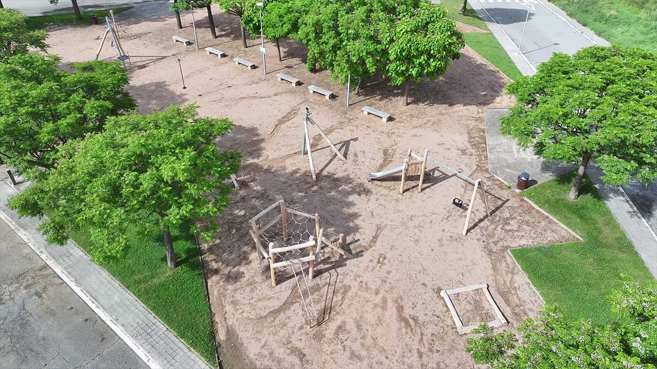 ROBINIA children's playground in l'Esquirol