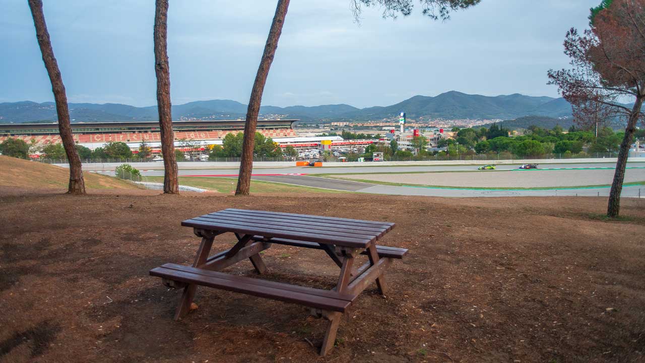 PIK ReBnew Picknicktische auf dem Circuit de Barcelona-Catalunya