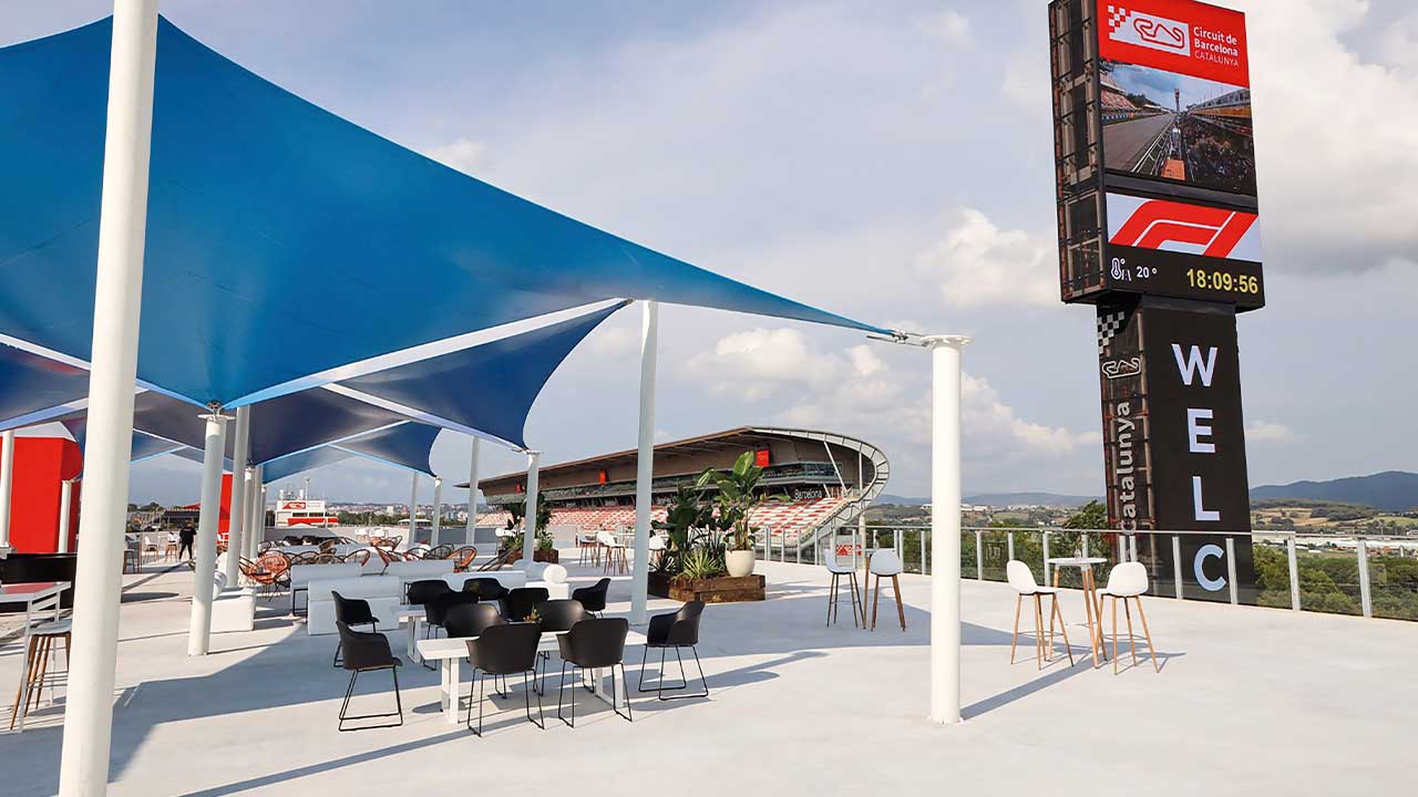Schattiger Bereich auf der VIP-Terrasse des Circuit de Barcelona-Catalunya