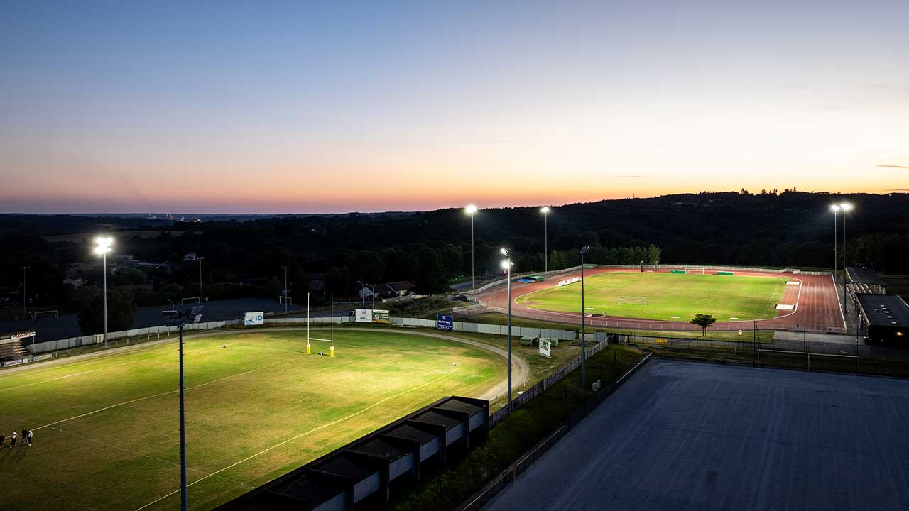 Projecteurs APOLO XL sur les terrains de sport en Nouvelle-Aquitaine, France